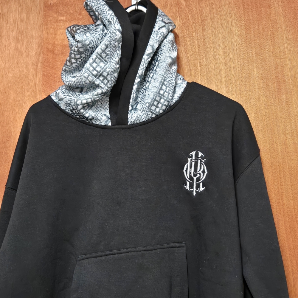 NWOT YOR Your Own Ruler Black Hoodie with Patterned Hood